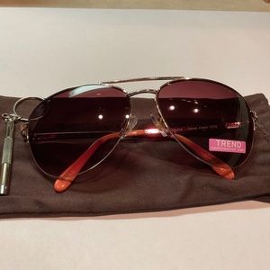 Foster Grant Aviator Style Sunglasses NWT